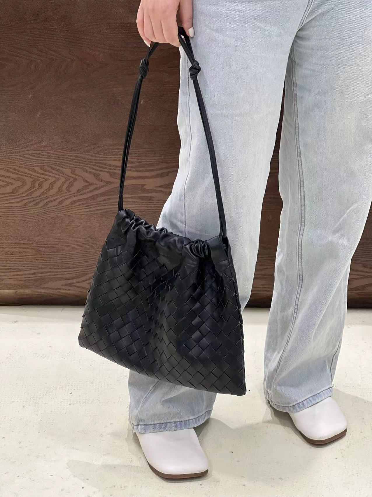 Luxe Heritage First-Layer Cowhide Retro Handbag