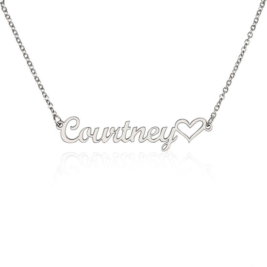 Collar con nombre clásico estilo corazón
